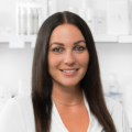 Portrait von SEO-Autorin Anita Waldner.